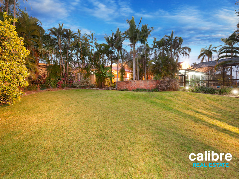 8 Photinia Place, Bellbowrie, QLD 4070 AUS