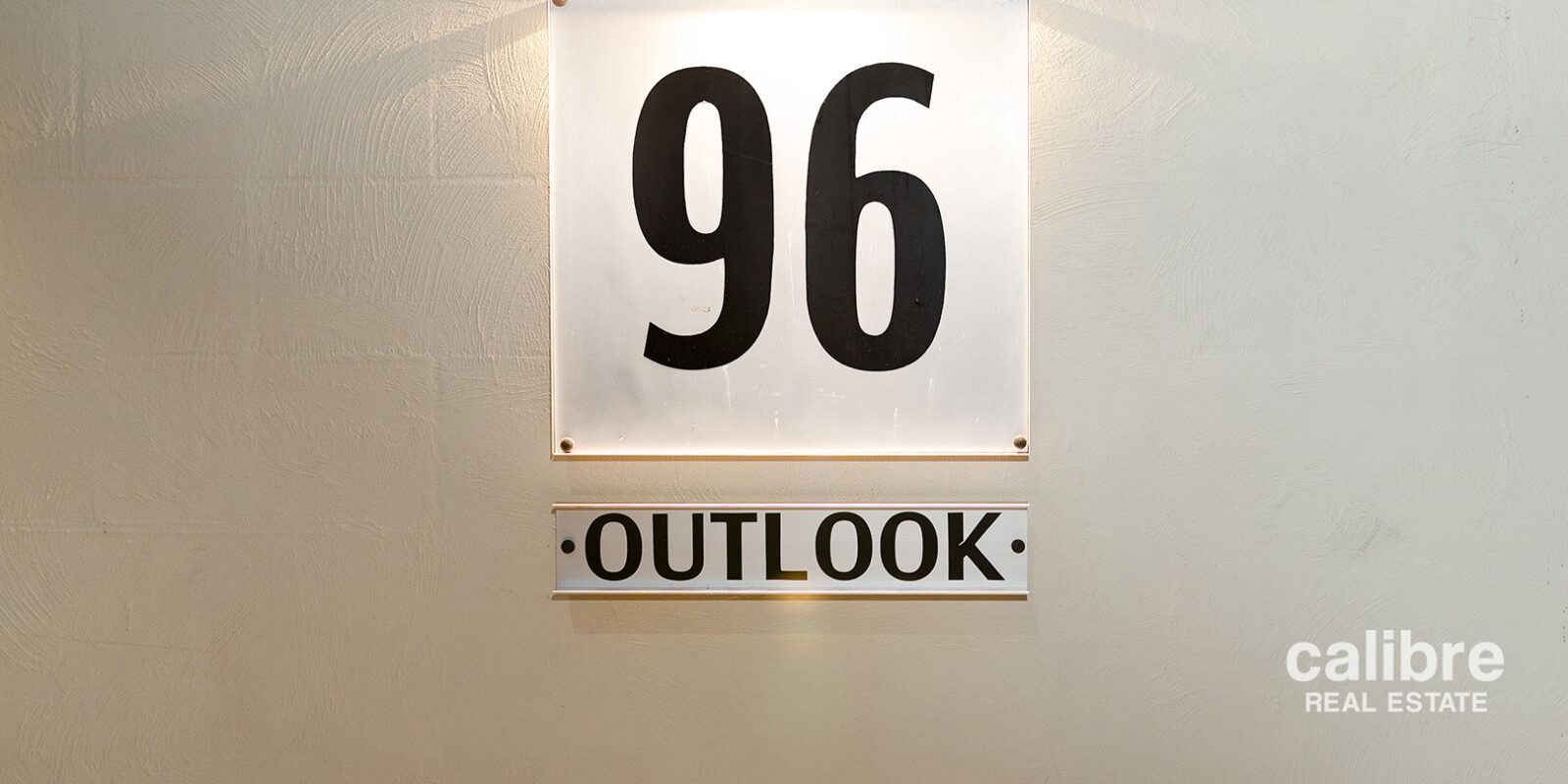 96 Outlook Crescent, Bardon, QLD 4065 AUS