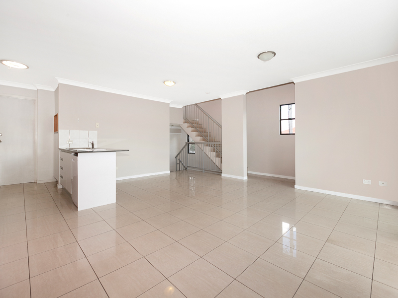 3/45 Curlew Street, Toowong, QLD 4066 AUS